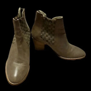 aquatalia  boots